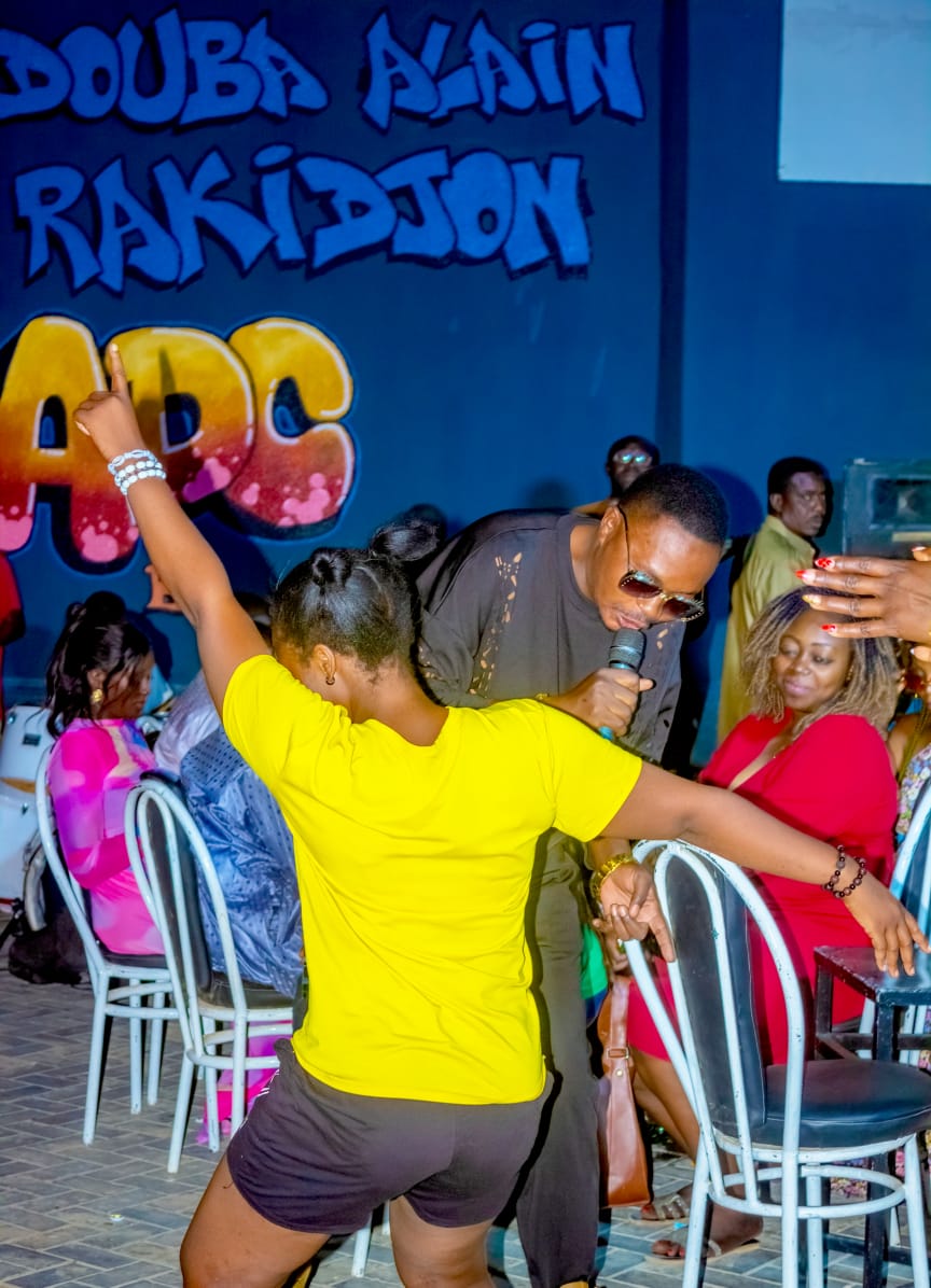 Ambiance bar dancing